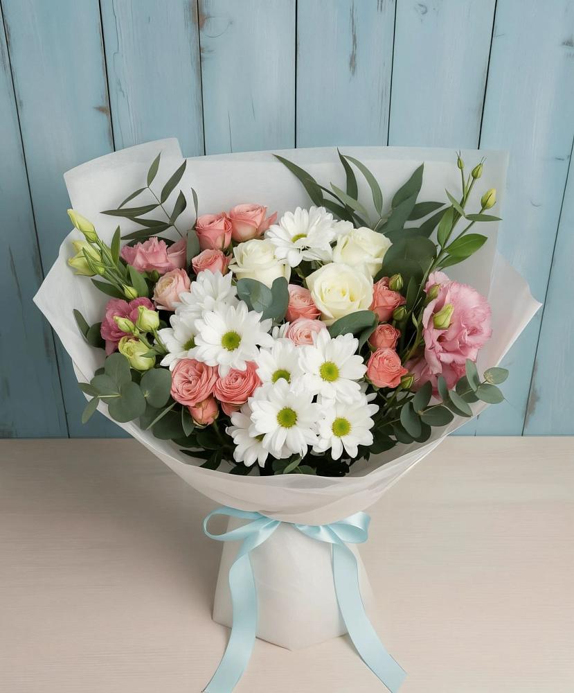Букет цветов из: Розы, Лизиантусы и Хризантемы в Юганце