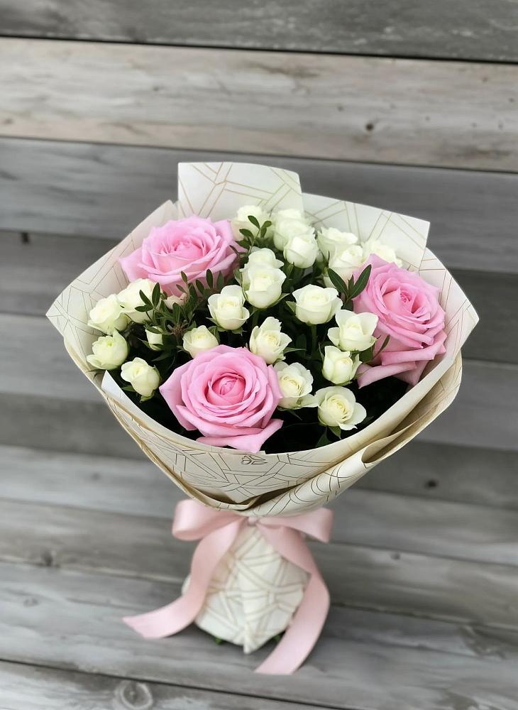 Букет цветов из: Розы в Юганце