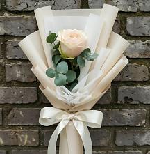 Букет цветов из:  Розы в Юганце