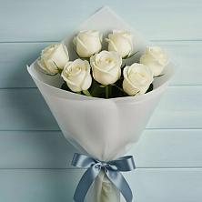 Букет 7 Белых роз Эдлесс Лав в Юганце