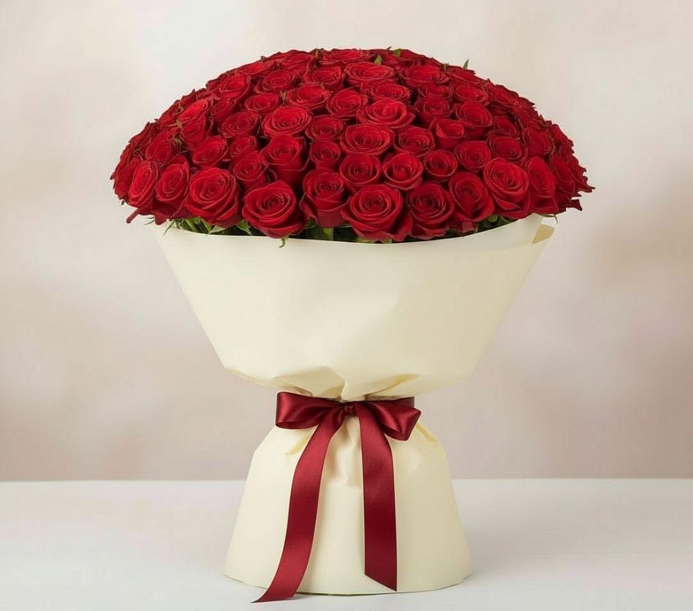 Букет 101 Красная роза Милано в Юганце