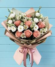 Букет цветов из:  Розы, Альстромерии и Лизиантусы в Юганце