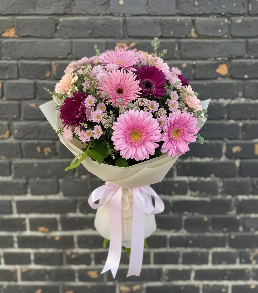 Букет цветов из: Герберы и Хризантемы в Юганце