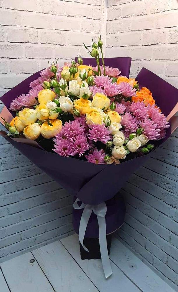 Букет цветов из: Хризантемы и Розы в Юганце