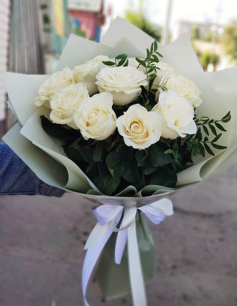 Букет Белые розы Проуд в Юганце