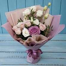 Букет цветов из:  Розы и Лизиантусы в Юганце