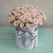 Цветочная композиция из Розы в шляпной коробке в Юганце