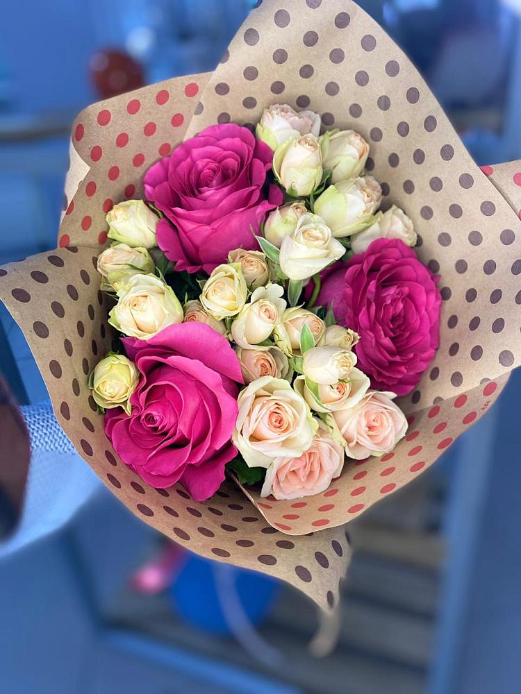 Букет цветов из: Розы в Юганце