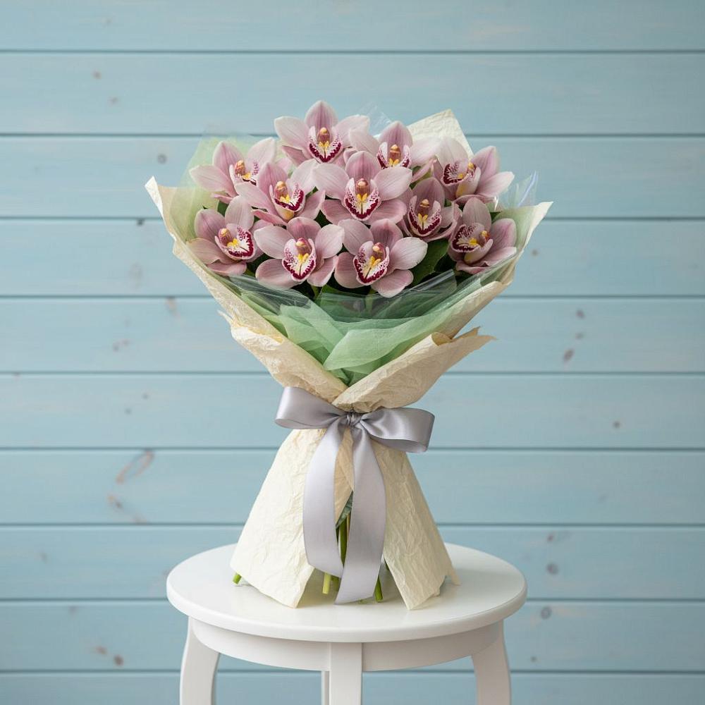 Букет цветов из: Орхидеи и Розы в Юганце