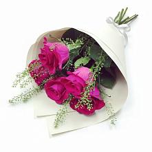 Букет цветов из:  Розы в Юганце