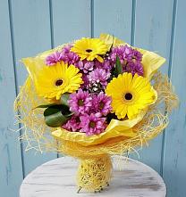 Букет цветов из:  Хризантемы и Герберы в Юганце