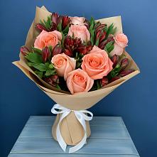 Букет цветов из:  Розы и Альстромерии в Юганце