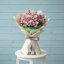 Букет цветов из:  Орхидеи и Розы в Юганце