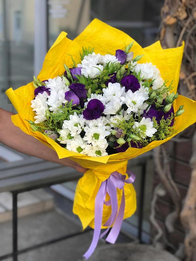Букет цветов из: Ирисы, Хризантемы и Ромашки в Юганце