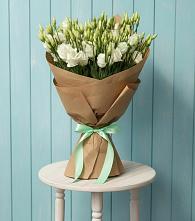 Букет цветов из:  Лизиантусы в Юганце