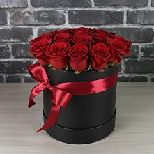 Цветочная композиция из Розы в шляпной коробке в Юганце