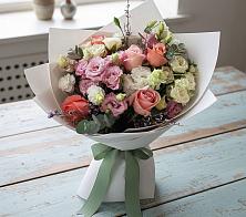 Букет цветов из:  Розы, Лизиантусы и Гвоздики #REPLACE_PRED# Юганце