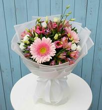 Букет цветов из:  Герберы, Альстромерии и Лизиантусы в Юганце