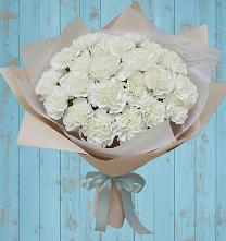 Букет цветов из:  Гвоздики в Юганце