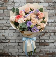 Букет цветов из:  Розы, Лизиантусы и Гвоздики в Юганце